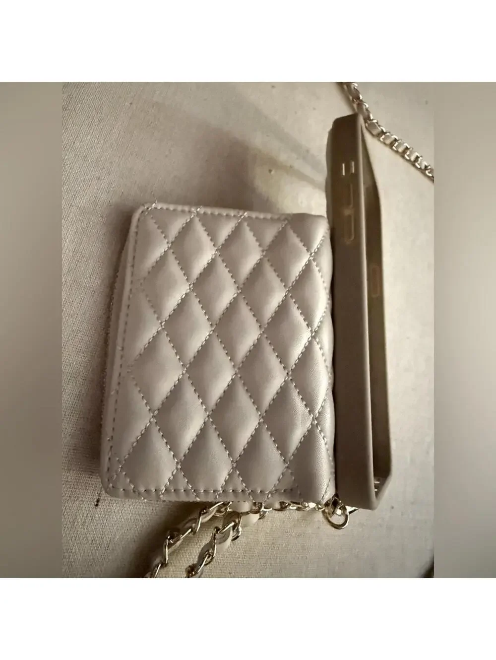 Custype quilted cream iPhone 15 pro Max Crossbody Case w sunglass case NWOT